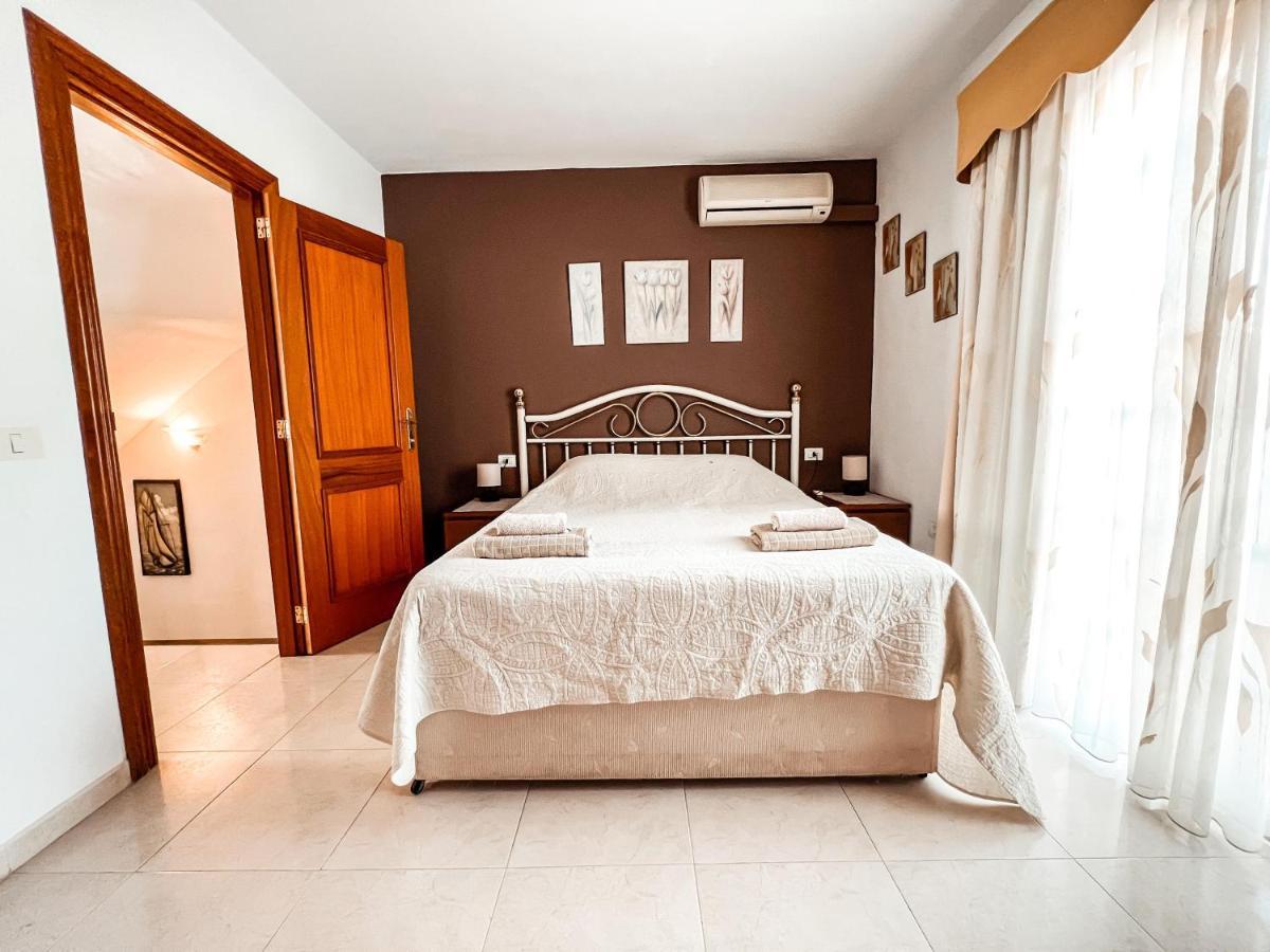 Townhouse With Ac In Callao Salvaje, Sonia, Cs148 エクステリア 写真